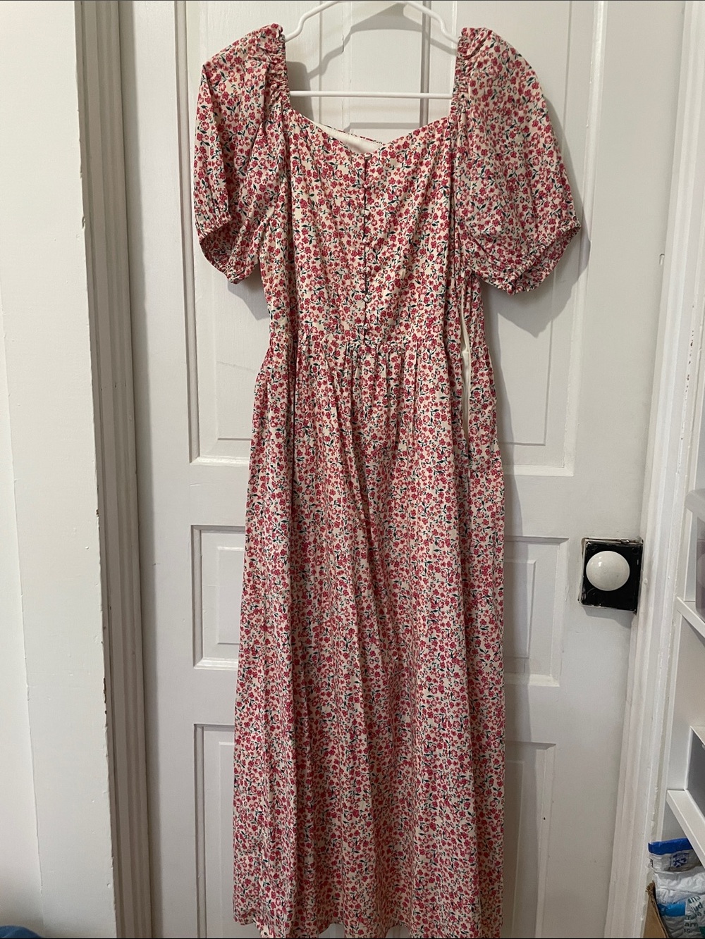 Floral Puff-Sleeve Midi Dress in Pink and White